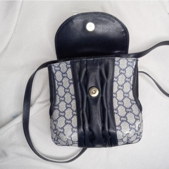 Authentic Vintage Gucci Plus GG Monogram Supreme Crossbody Bag - Picture 10 of 14